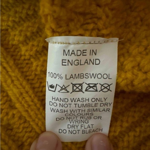 TRADED Cable knit lambswool sweater from Beaumont Organic - Picture 3 of 3